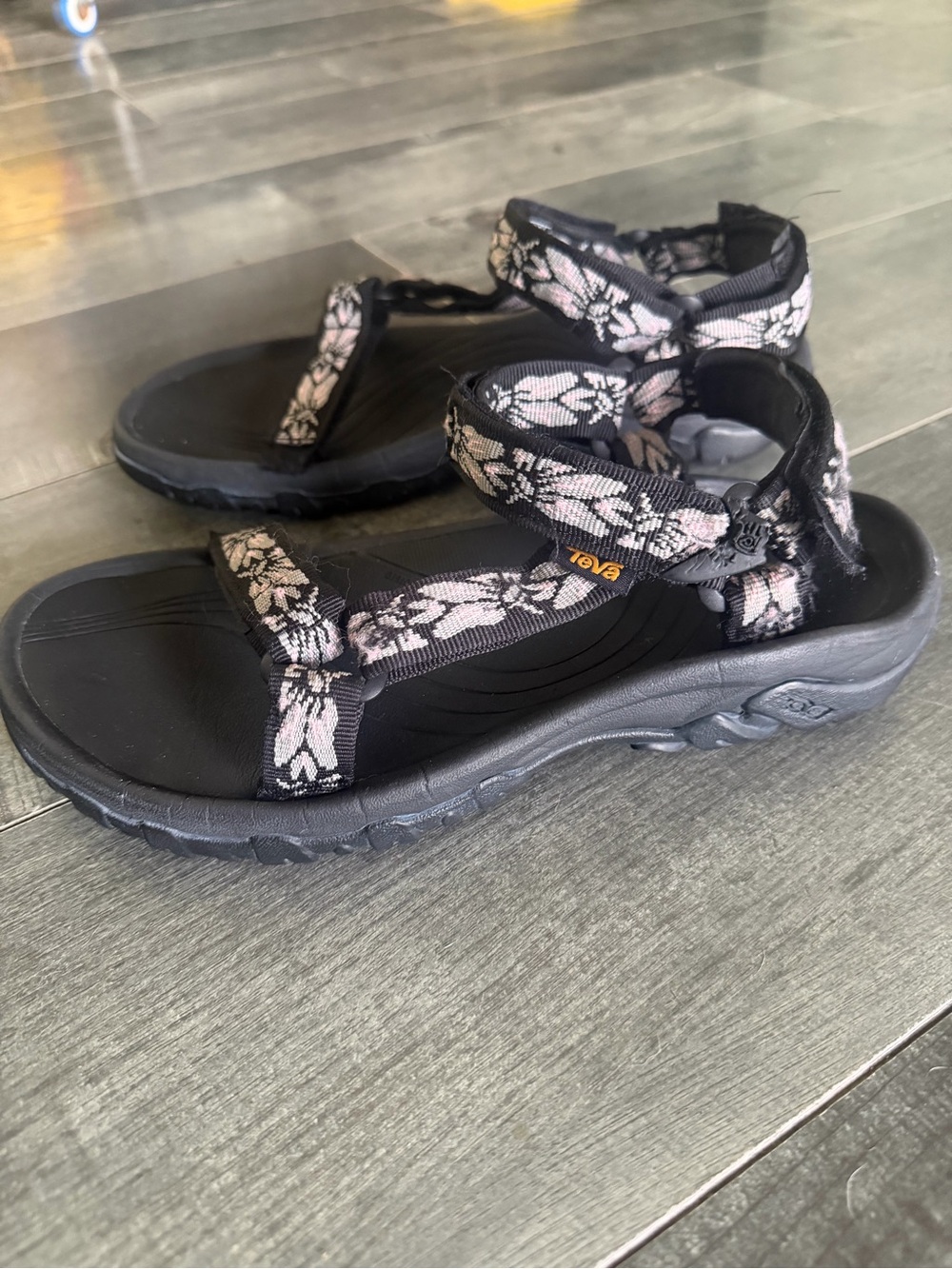 Teva Hurricane XLT2 Sandals Women's Size 8 Black Pink Geometric Strappy 1093378 - Picture 4 of 8